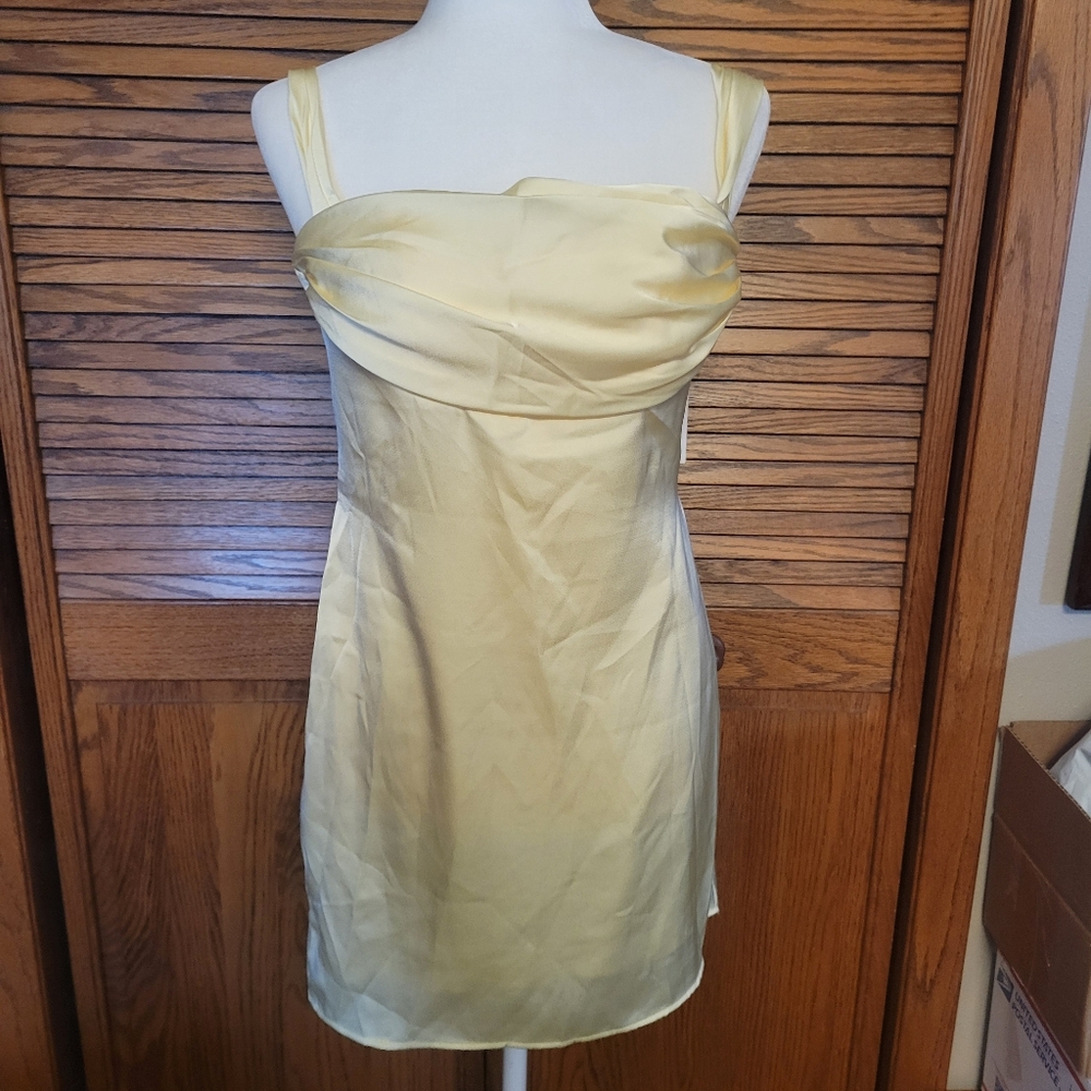 NEW Elegant Yellow Satin Mini Dress Size 0 Corset Back